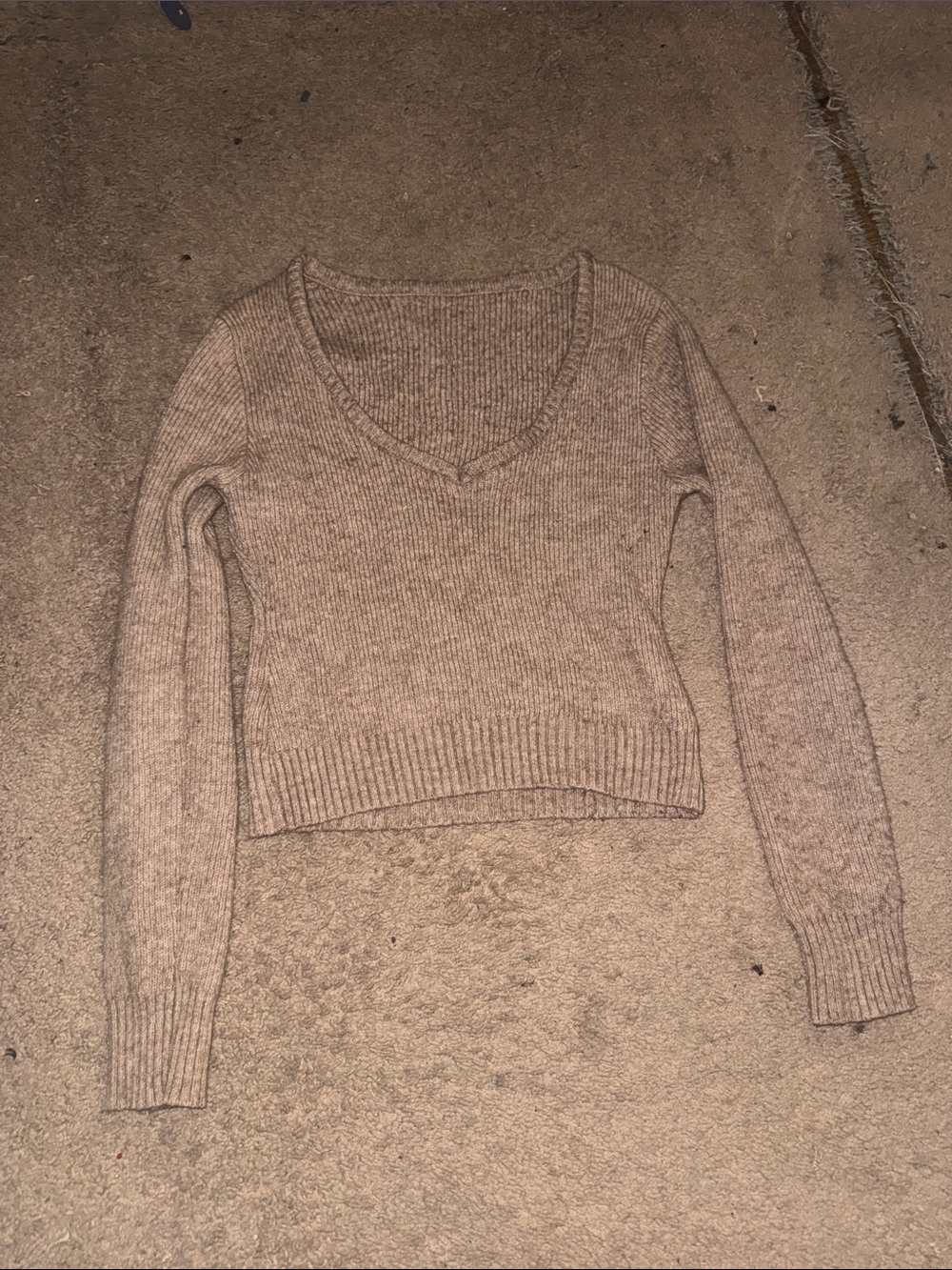 Cozy V-Neck Cropped Sweater - Taupe
